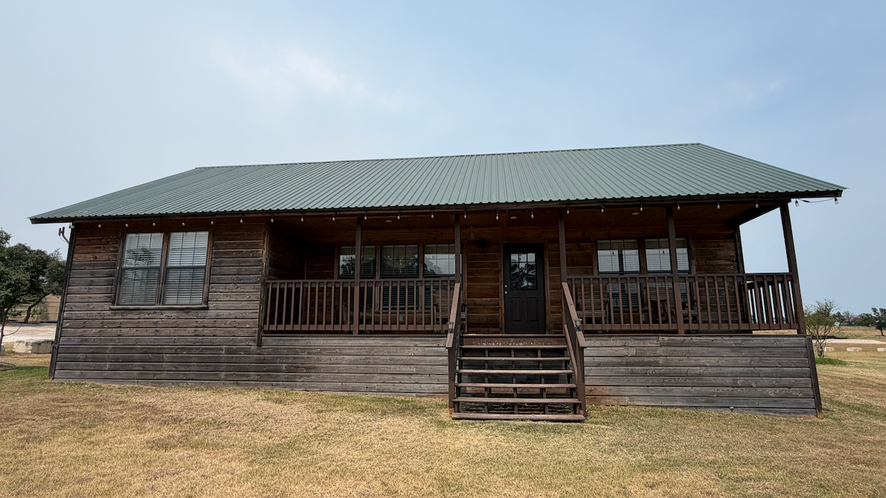 Three-bedroom lodging house at Captivating TX